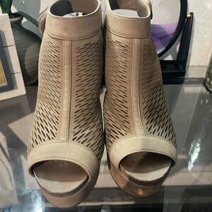 Vince Camuto Tan Wedge Sandals with Geometric Cut-Outs